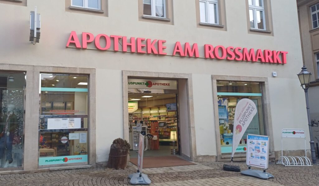 Filiale der Pluspunkt Apotheke am Roßmarkt von Außen